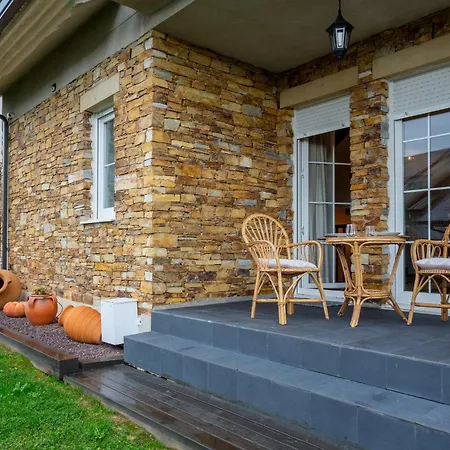 Semesterbostad Cuetos, Casa 6 Personas Con Jardin Y Parking, A Pocos Minutos De Suances